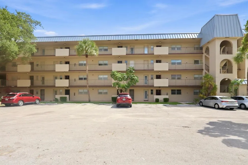 6301 Falls Circle Drive #111 Lauderhill, FL 33319