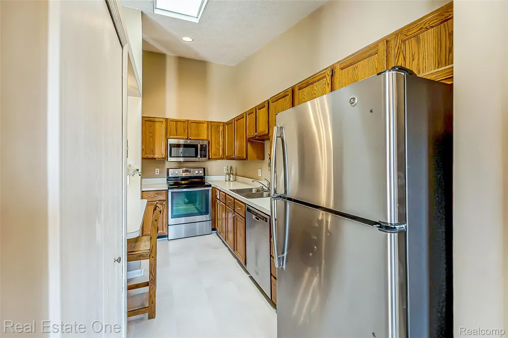62177 TICONDEROGA #4 South Lyon City, MI 48178