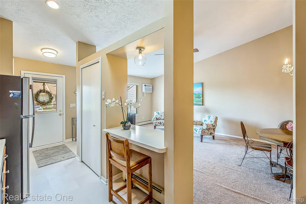 62177 TICONDEROGA #4 South Lyon City, MI 48178