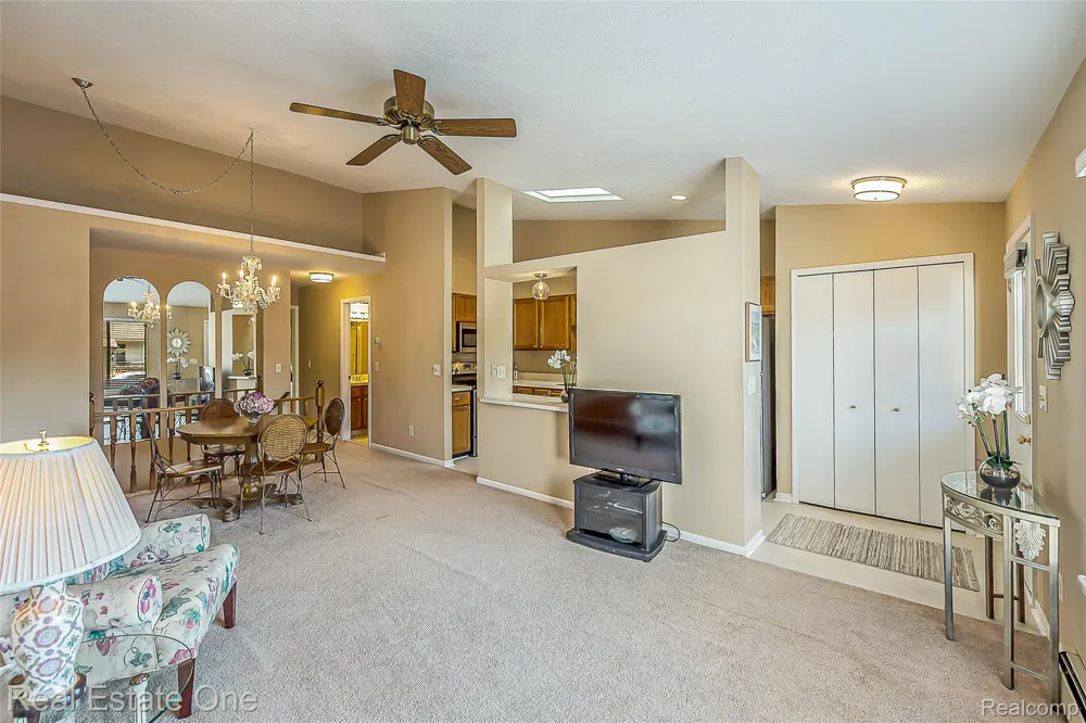 62177 TICONDEROGA #4 South Lyon City, MI 48178