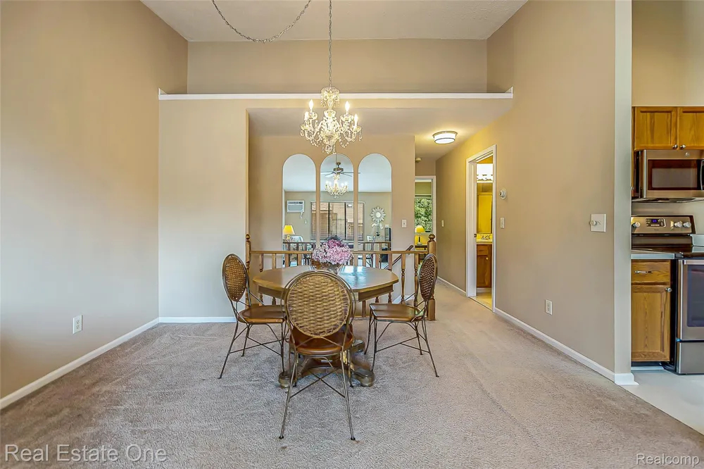 62177 TICONDEROGA #4 South Lyon City, MI 48178