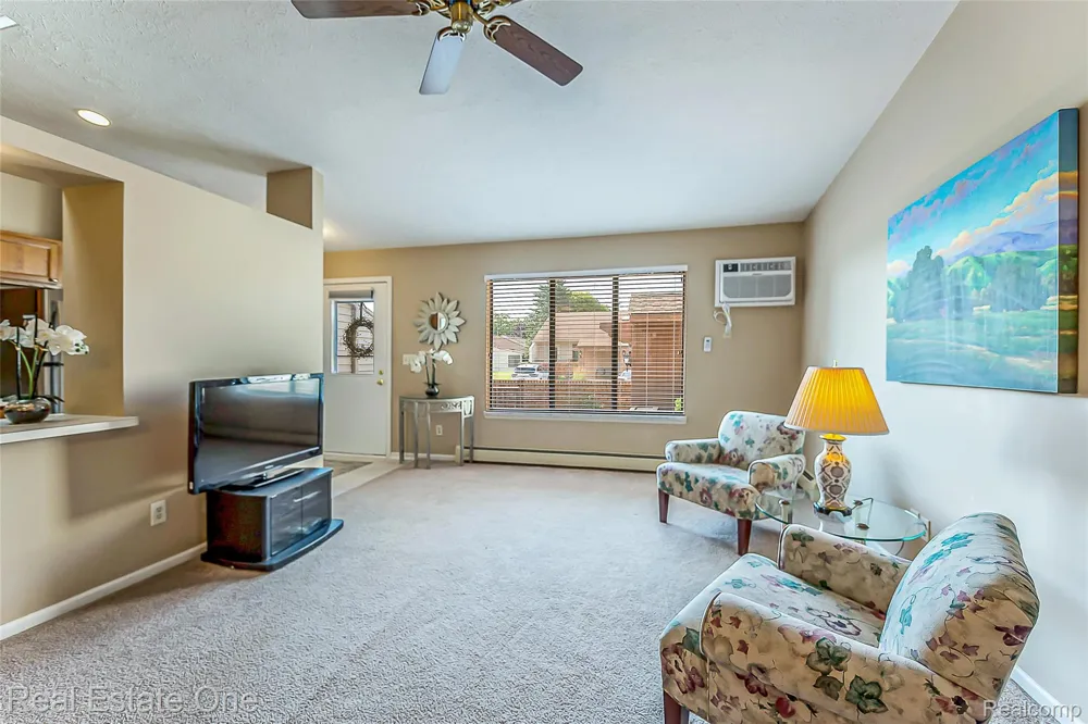 62177 TICONDEROGA #4 South Lyon City, MI 48178