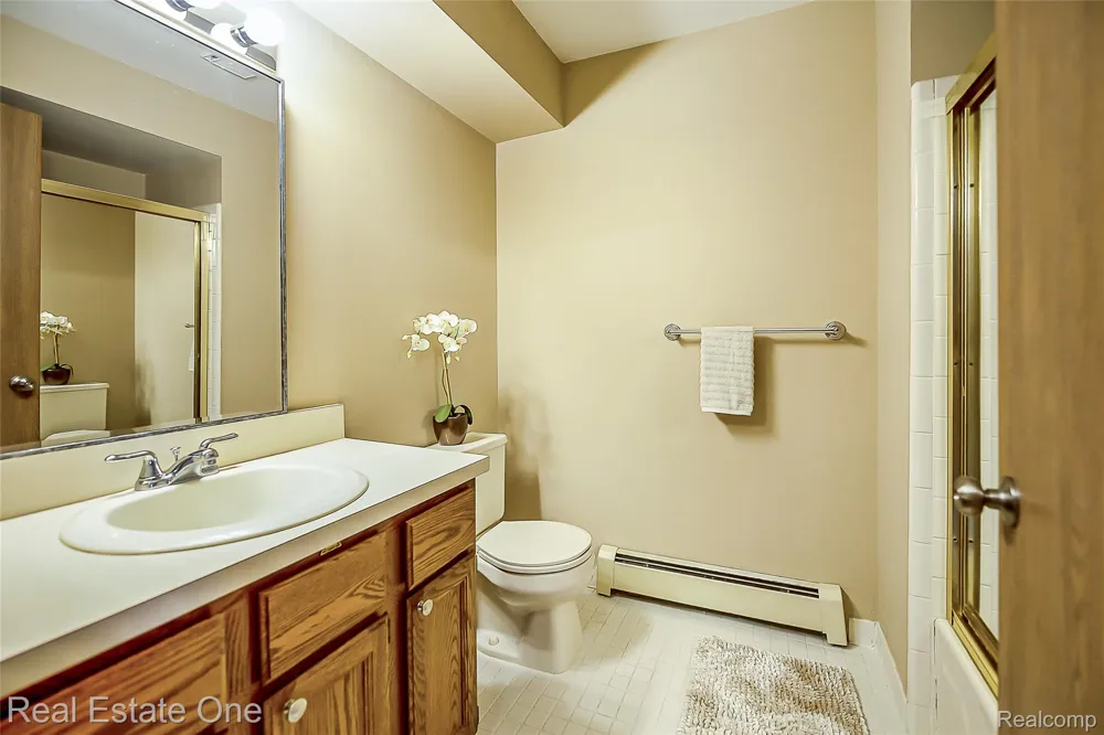 62177 TICONDEROGA #4 South Lyon City, MI 48178
