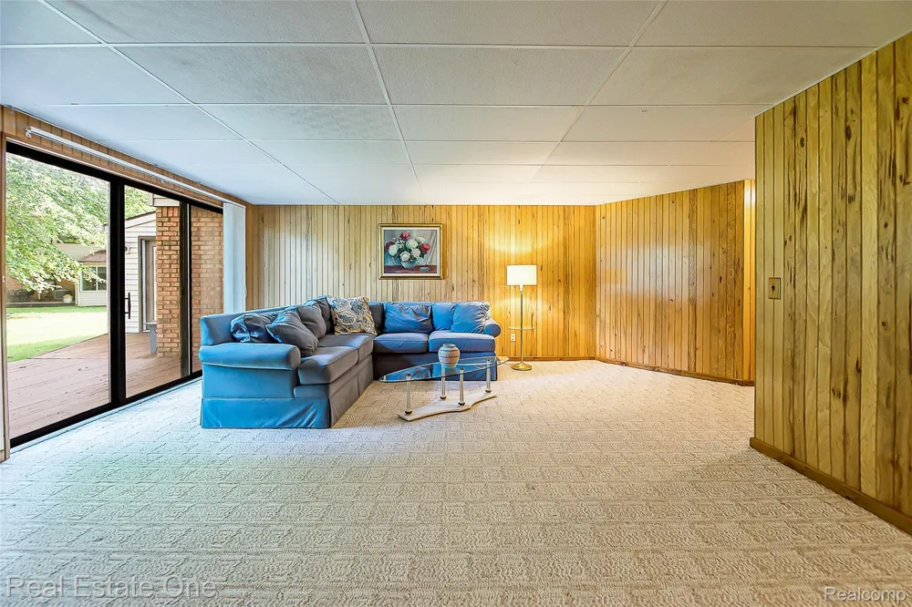 62177 TICONDEROGA #4 South Lyon City, MI 48178