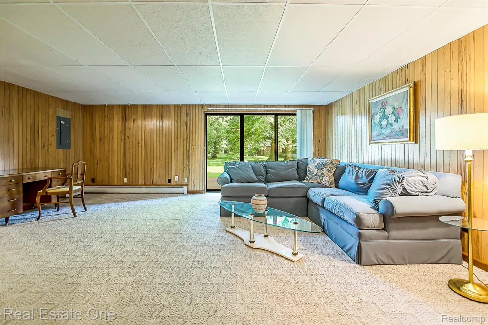 62177 TICONDEROGA #4 South Lyon City, MI 48178