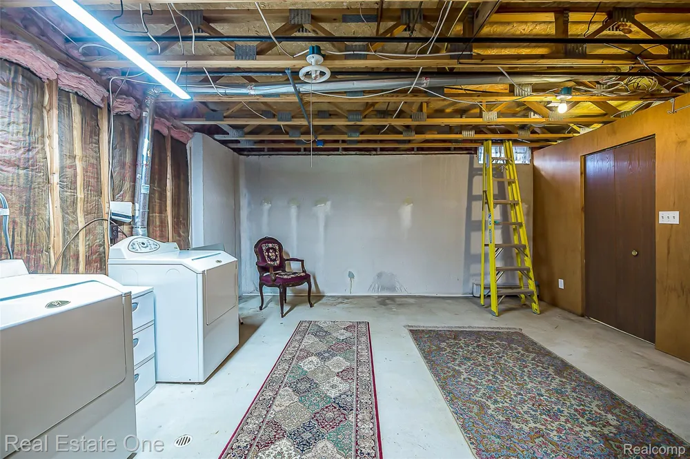 62177 TICONDEROGA #4 South Lyon City, MI 48178