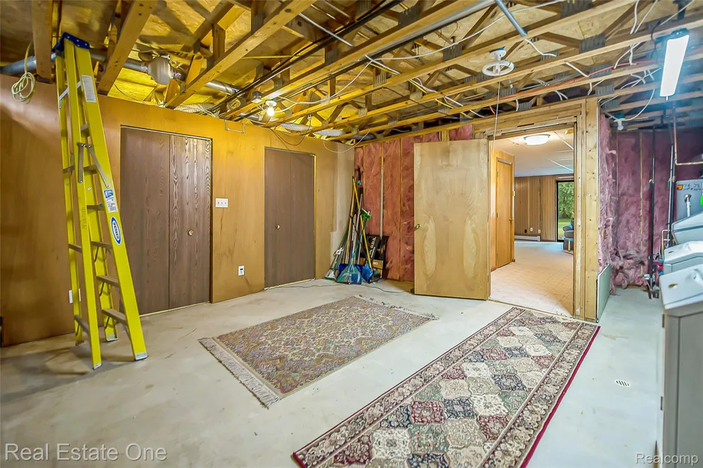 62177 TICONDEROGA #4 South Lyon City, MI 48178