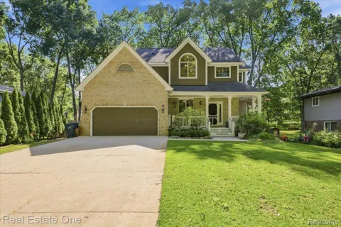 2475 Horace Street