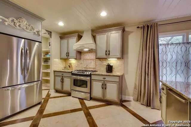 188 CLAYWELL DR Alamo Heights, TX 78209