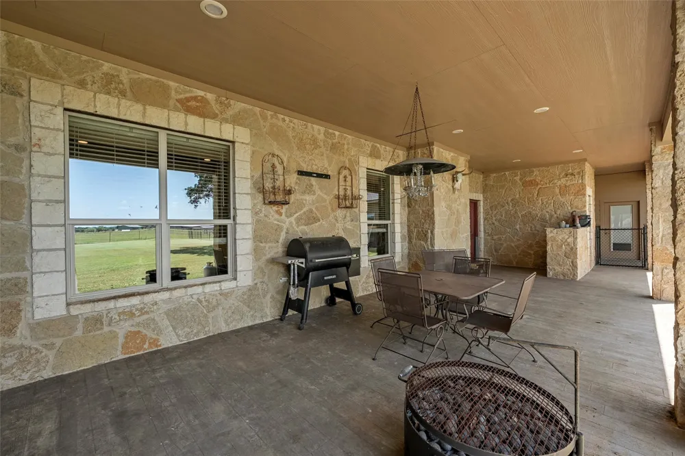 180 Hcr 2224 E Aquilla, TX 76622