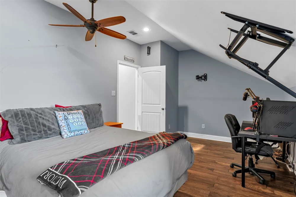 180 Hcr 2224 E Aquilla, TX 76622