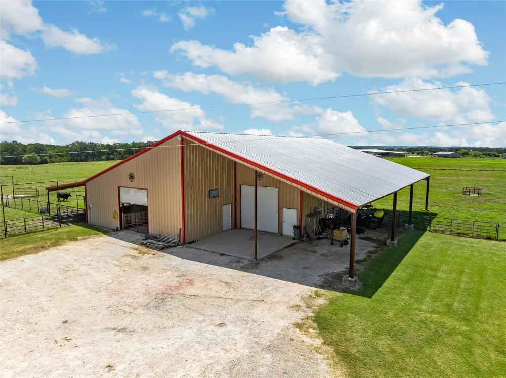 180 Hcr 2224 E Aquilla, TX 76622