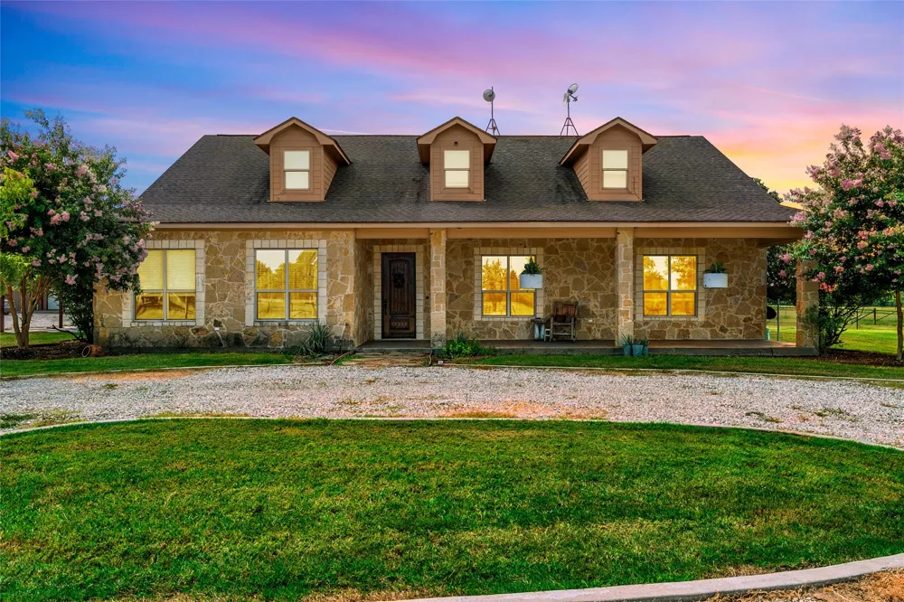 180 Hcr 2224 E Aquilla, TX 76622