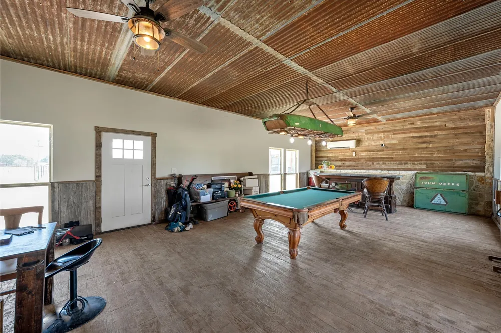 180 Hcr 2224 E Aquilla, TX 76622