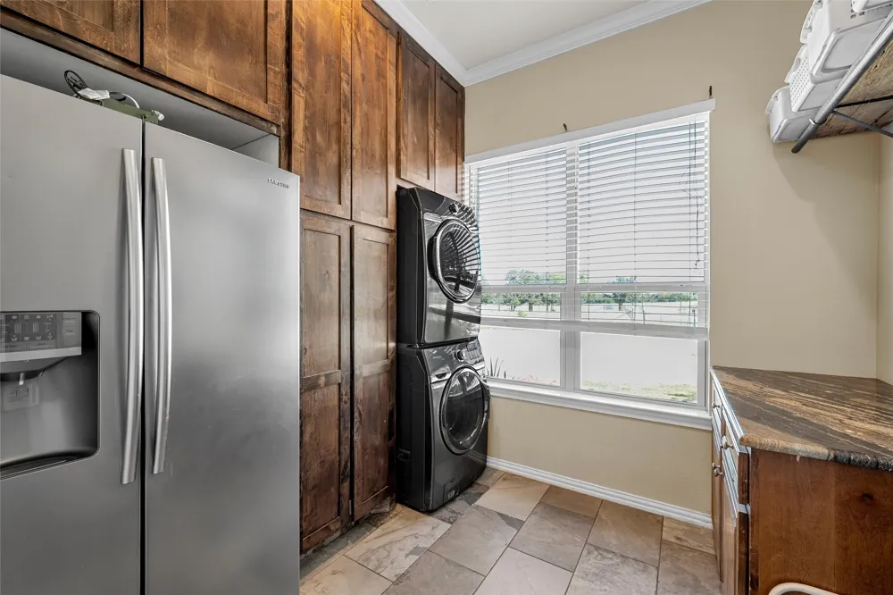 180 Hcr 2224 E Aquilla, TX 76622