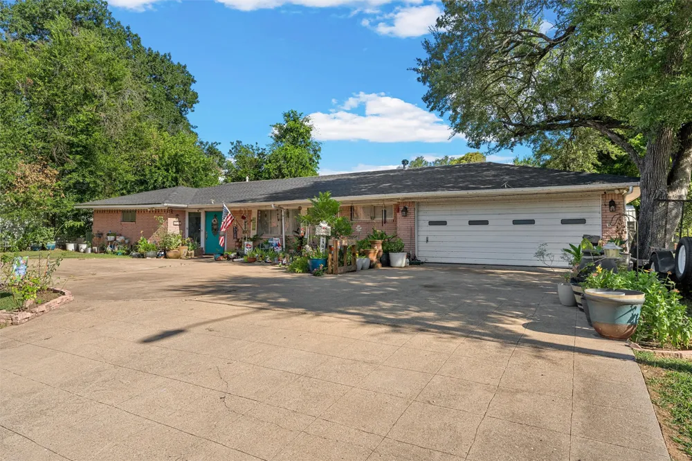 204 Oakland Place Marlin, TX 76661