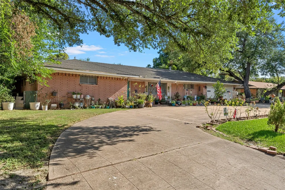 204 Oakland Place Marlin, TX 76661