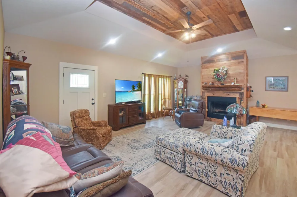 115 Pr 5250 Warren, TX 77664