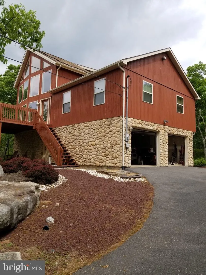 228 PINE VALLEY LANE Hazle, PA 18202