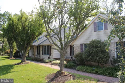250 INDIAN LANE