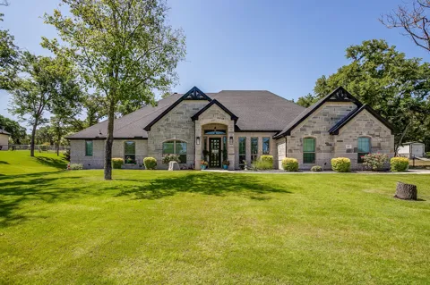 1011 Glenoaks Drive