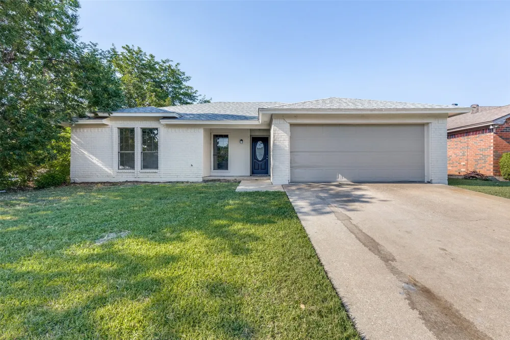 6348 Park Drive Watauga, TX 76148