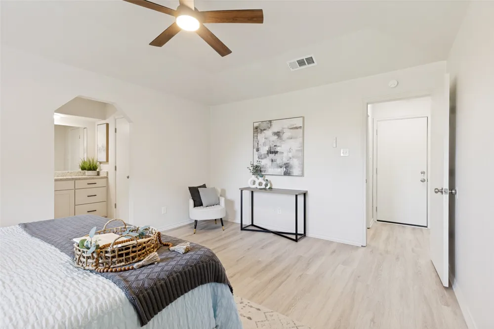 6348 Park Drive Watauga, TX 76148