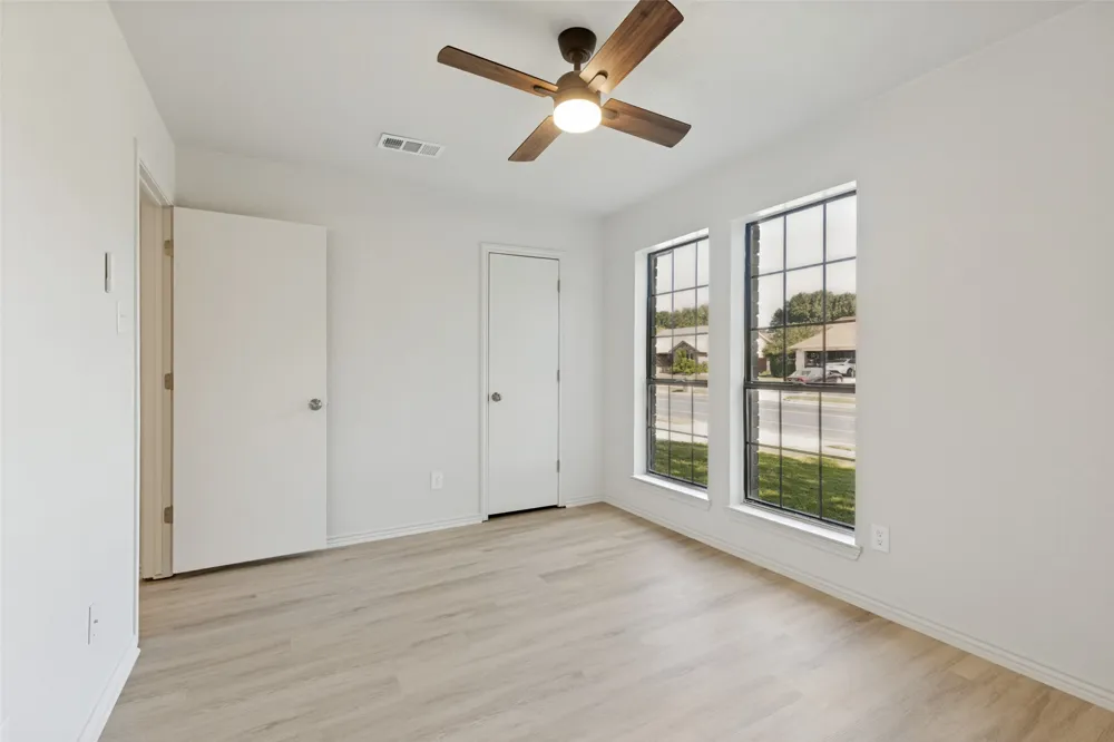 6348 Park Drive Watauga, TX 76148