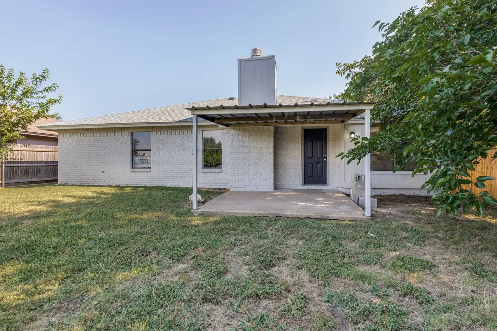 6348 Park Drive Watauga, TX 76148