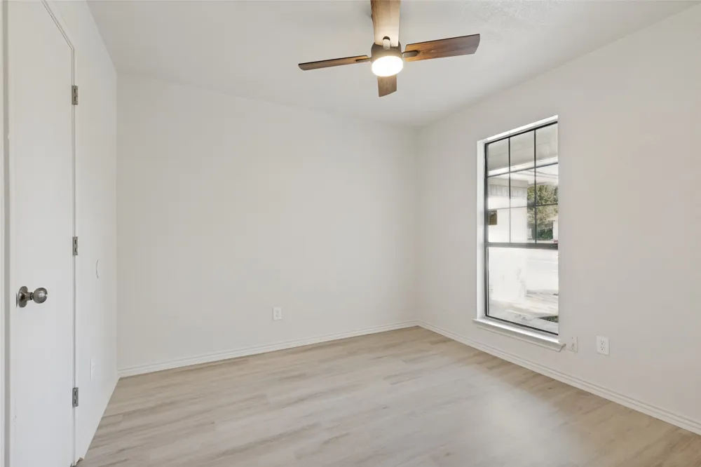 6348 Park Drive Watauga, TX 76148