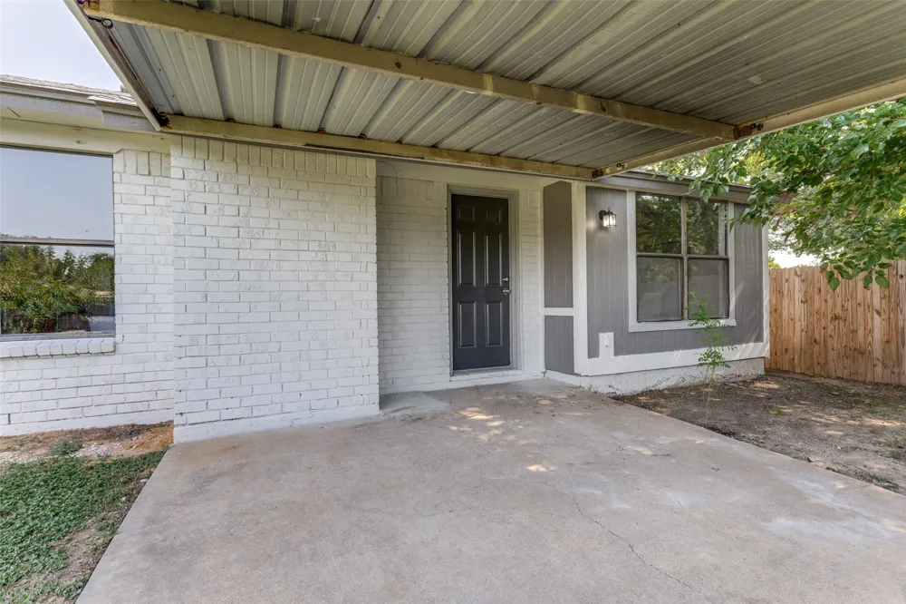 6348 Park Drive Watauga, TX 76148