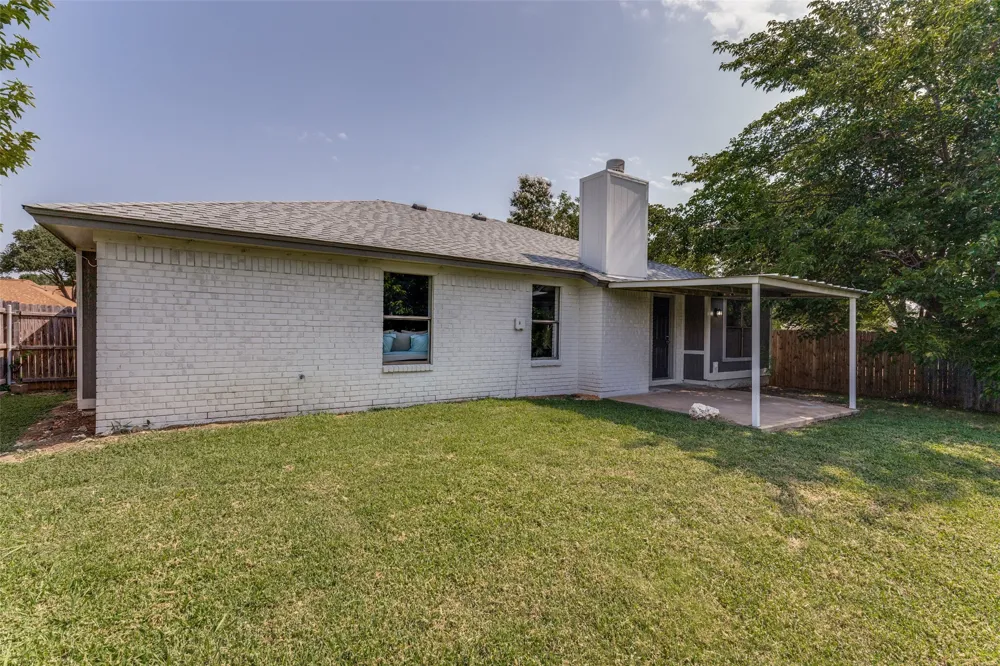 6348 Park Drive Watauga, TX 76148