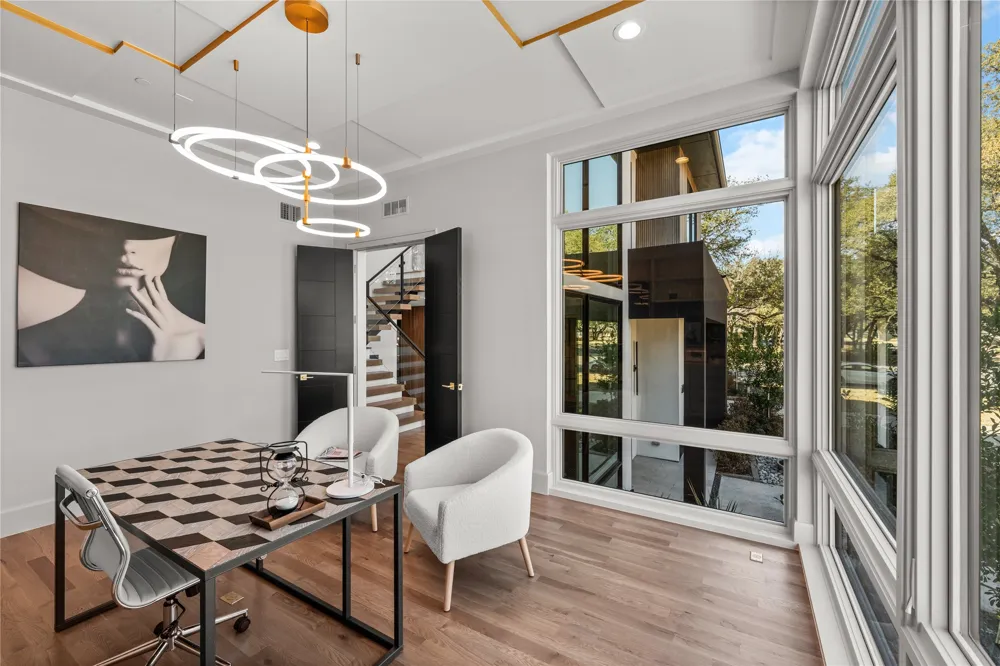 6006 Meadow Crest Dallas, TX 75230