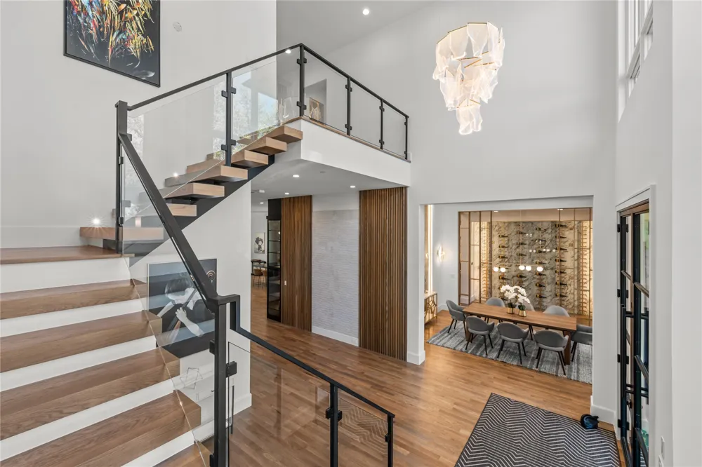 6006 Meadow Crest Dallas, TX 75230