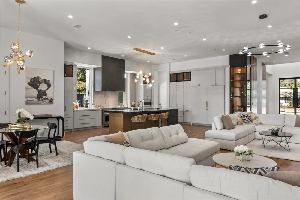 6006 Meadow Crest Dallas, TX 75230