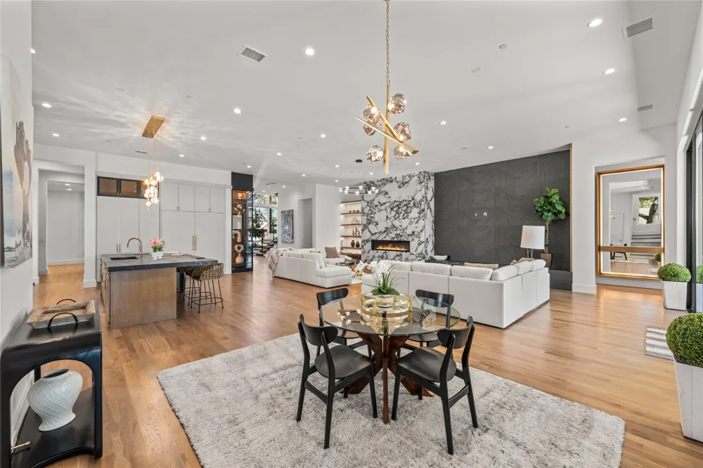 6006 Meadow Crest Dallas, TX 75230