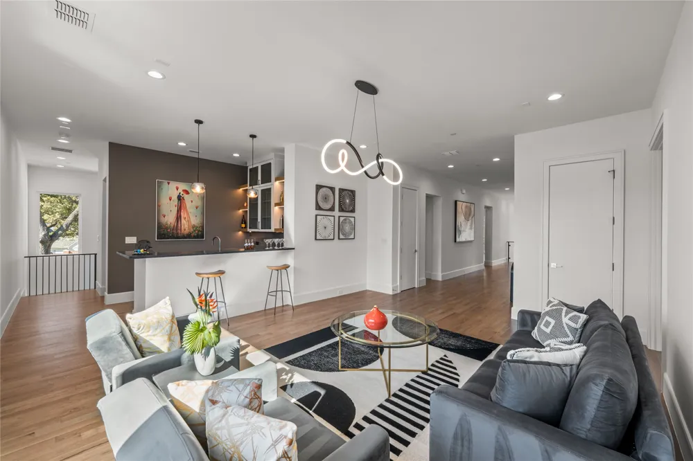 6006 Meadow Crest Dallas, TX 75230