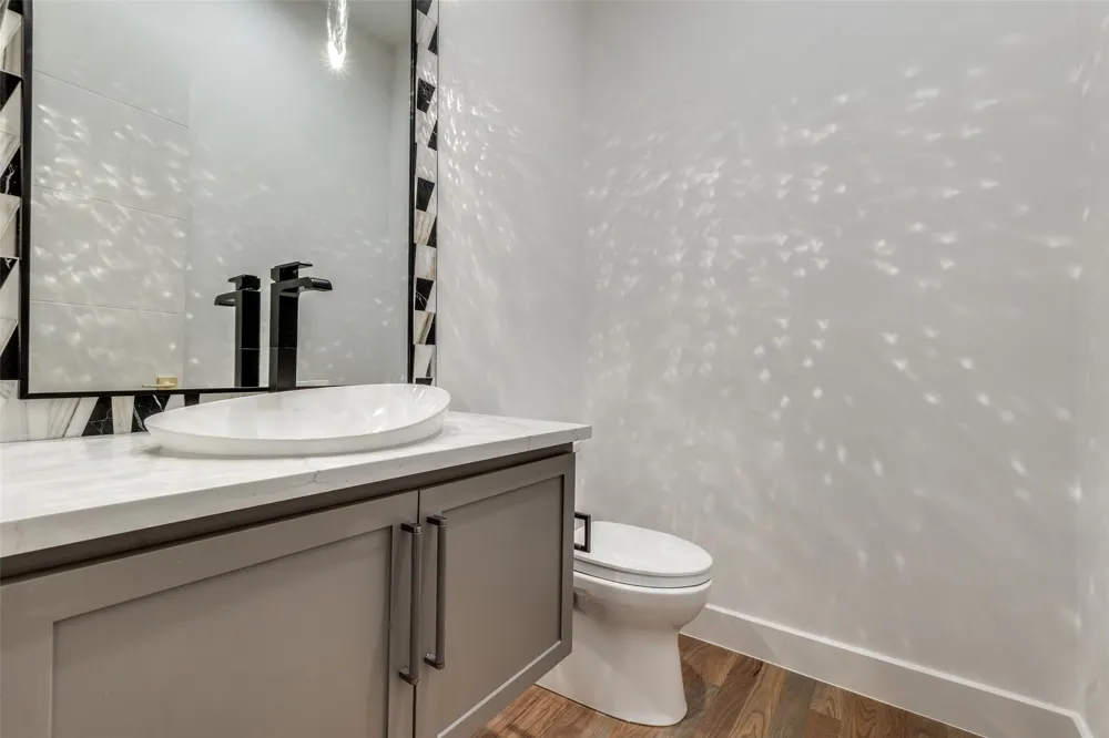 6006 Meadow Crest Dallas, TX 75230