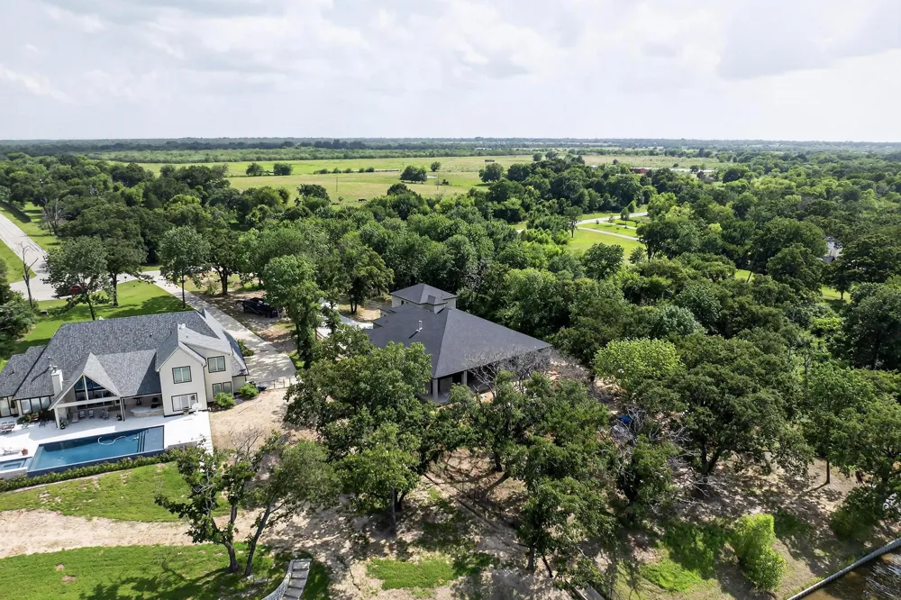 8743 Southern Shore Court Kemp, TX 75143