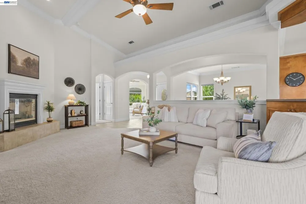 2110 Cadjew St Redding, CA 96003