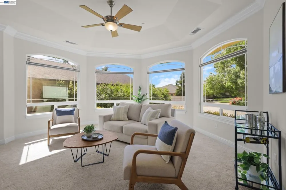 2110 Cadjew St Redding, CA 96003