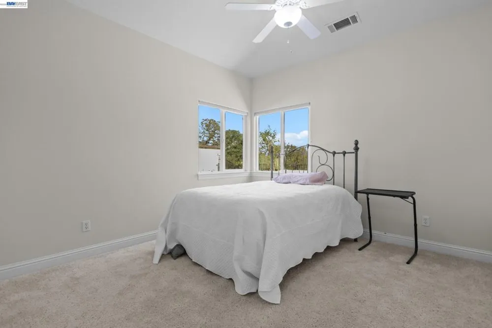 2110 Cadjew St Redding, CA 96003