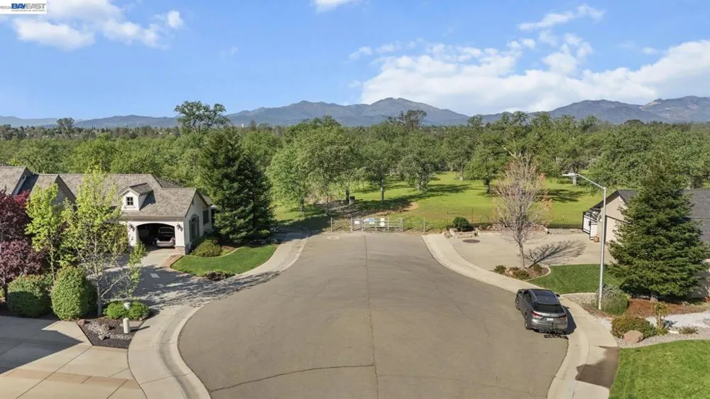 2110 Cadjew St Redding, CA 96003