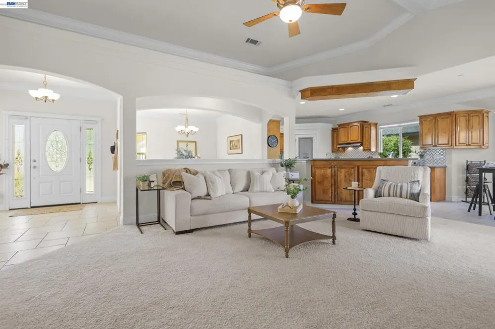 2110 Cadjew St Redding, CA 96003