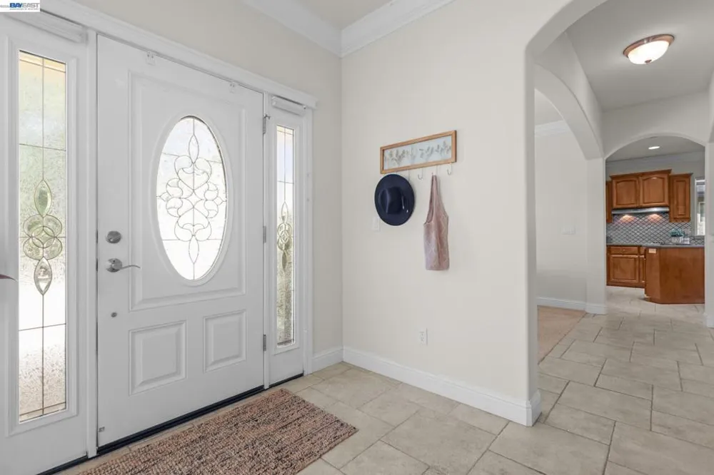 2110 Cadjew St Redding, CA 96003