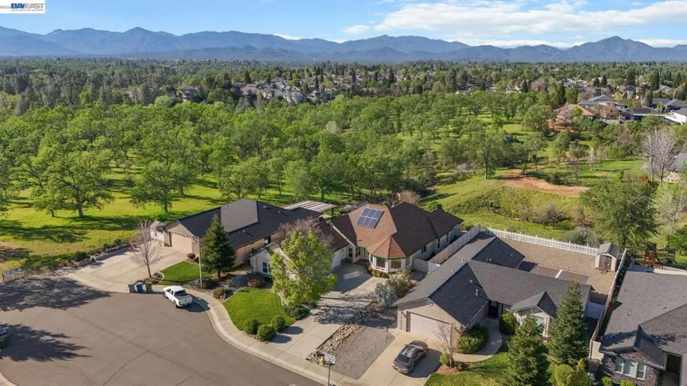 2110 Cadjew St Redding, CA 96003
