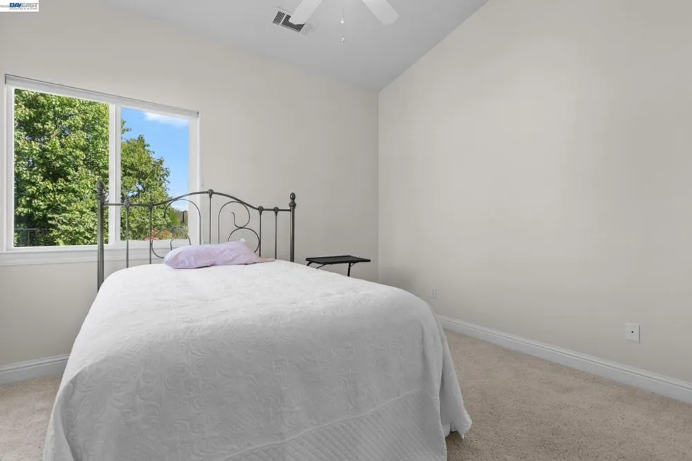 2110 Cadjew St Redding, CA 96003
