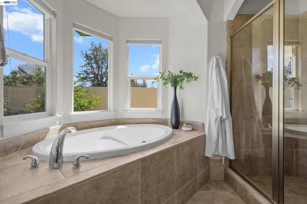 2110 Cadjew St Redding, CA 96003