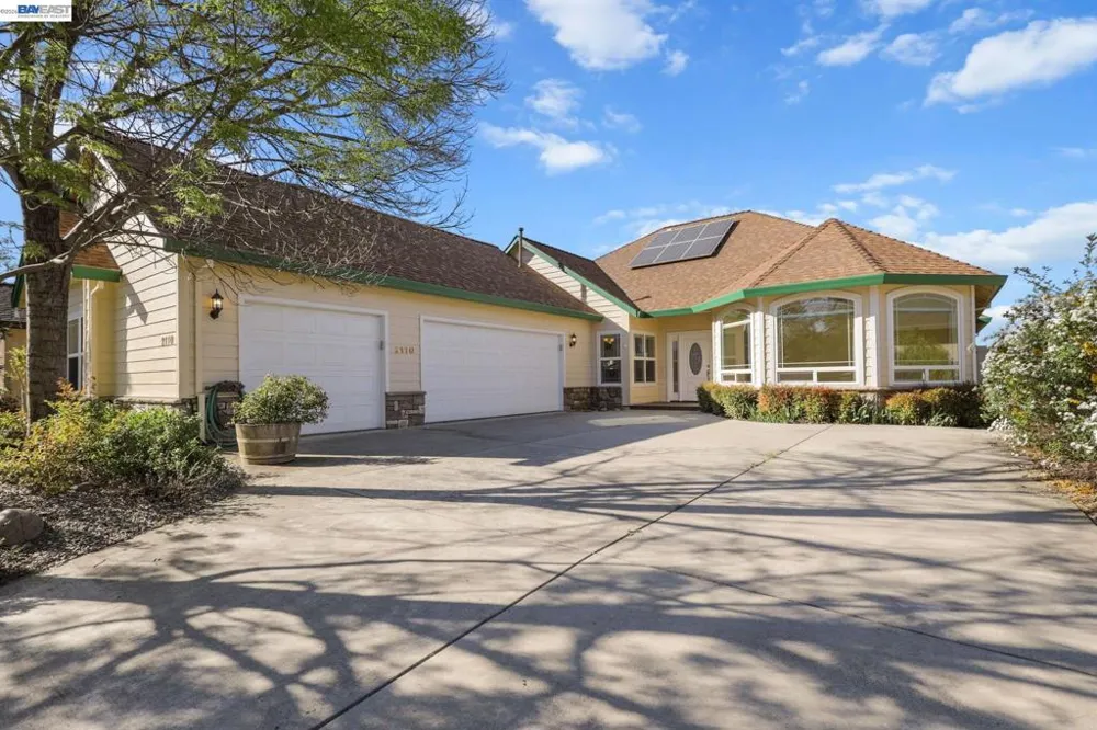 2110 Cadjew St Redding, CA 96003