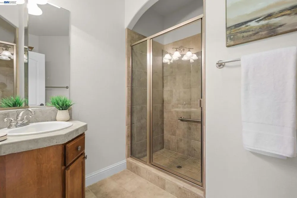 2110 Cadjew St Redding, CA 96003